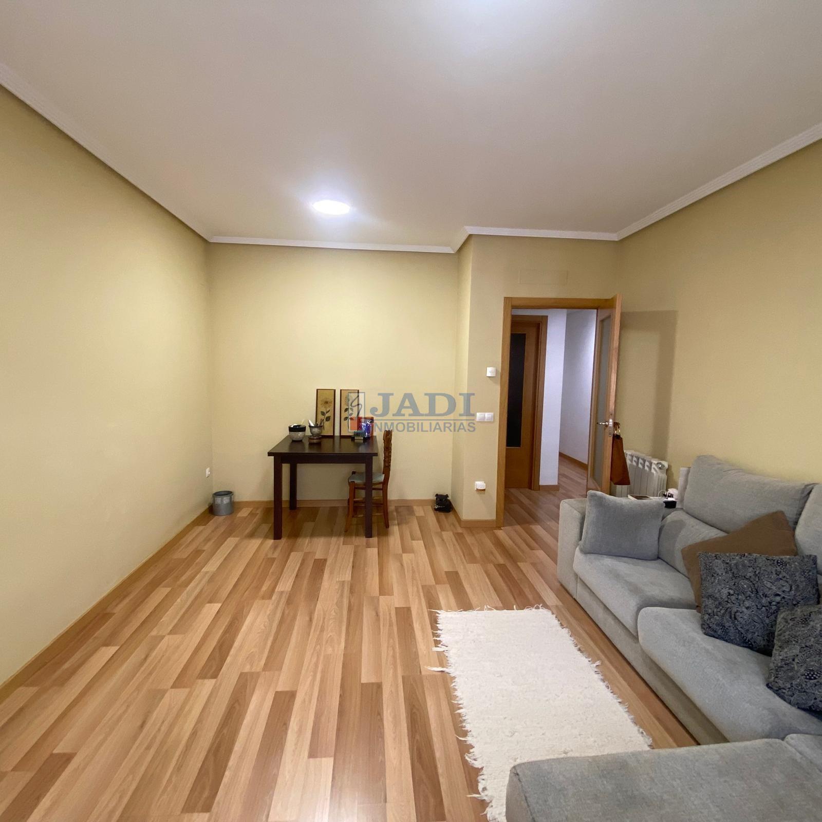 For sale of flat in Valdepeñas