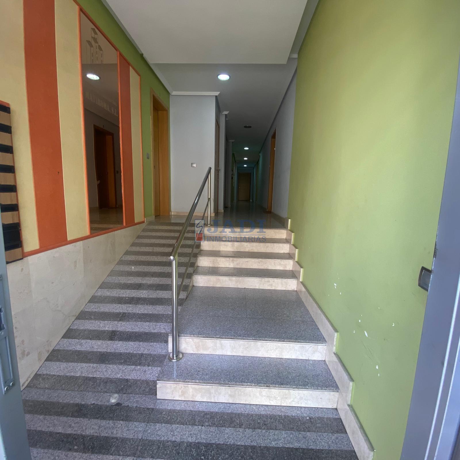 For sale of flat in Valdepeñas
