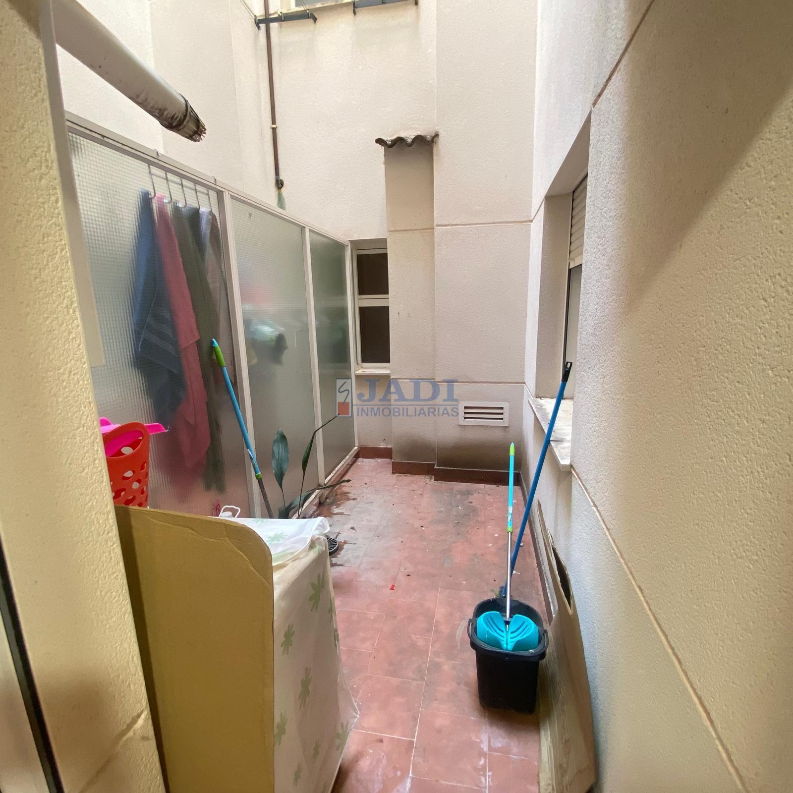 For sale of flat in Valdepeñas