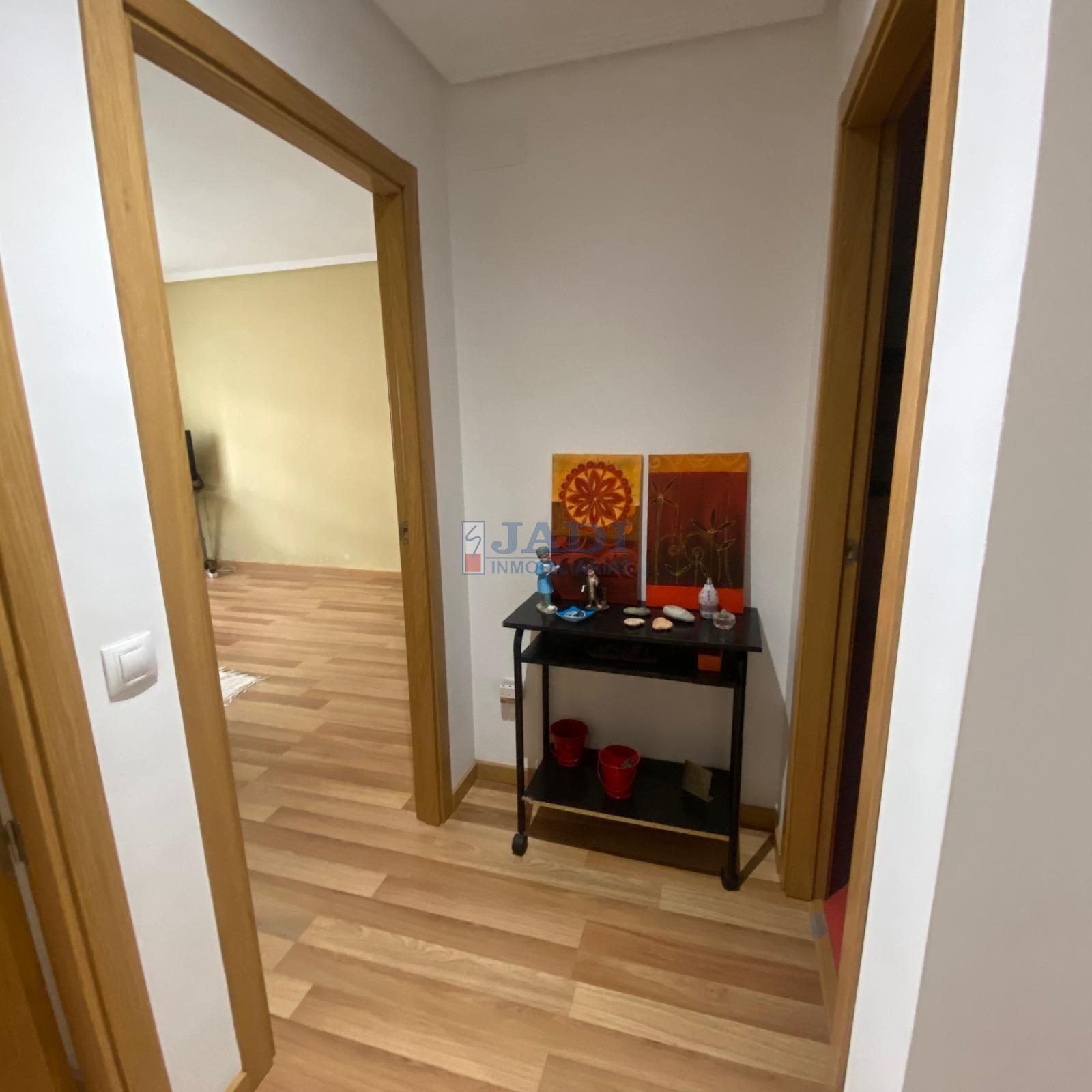 For sale of flat in Valdepeñas