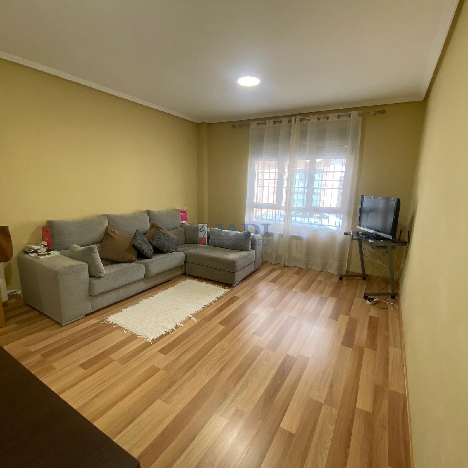 For sale of flat in Valdepeñas