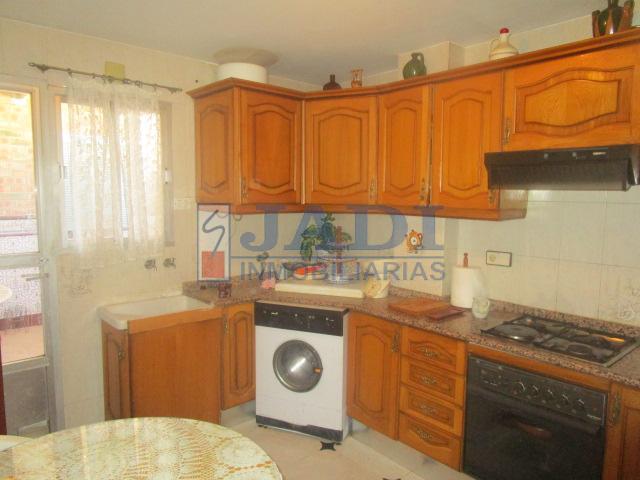 For sale of flat in Valdepeñas