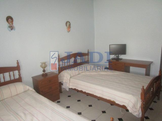 For sale of house in Valdepeñas