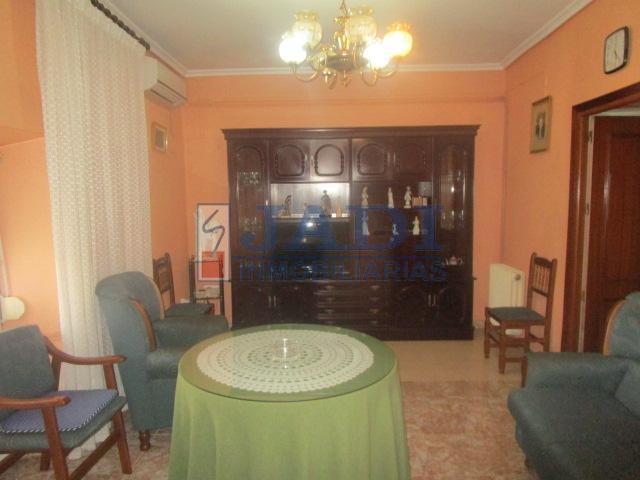 For sale of house in Valdepeñas