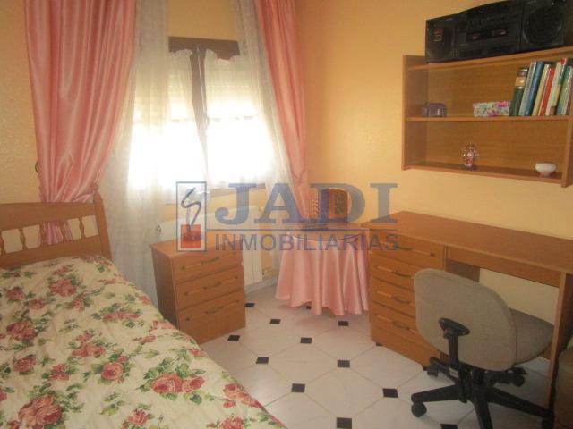 For sale of house in Valdepeñas