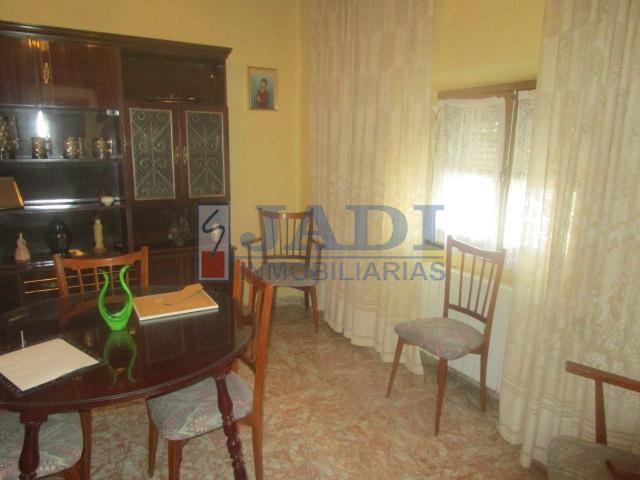 For sale of house in Valdepeñas