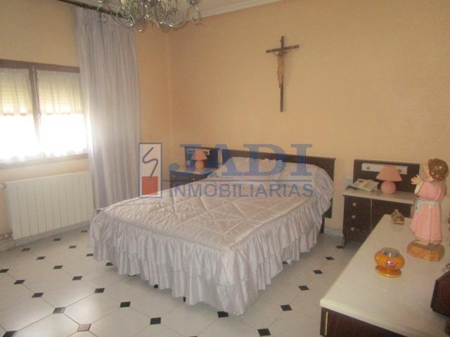 For sale of house in Valdepeñas