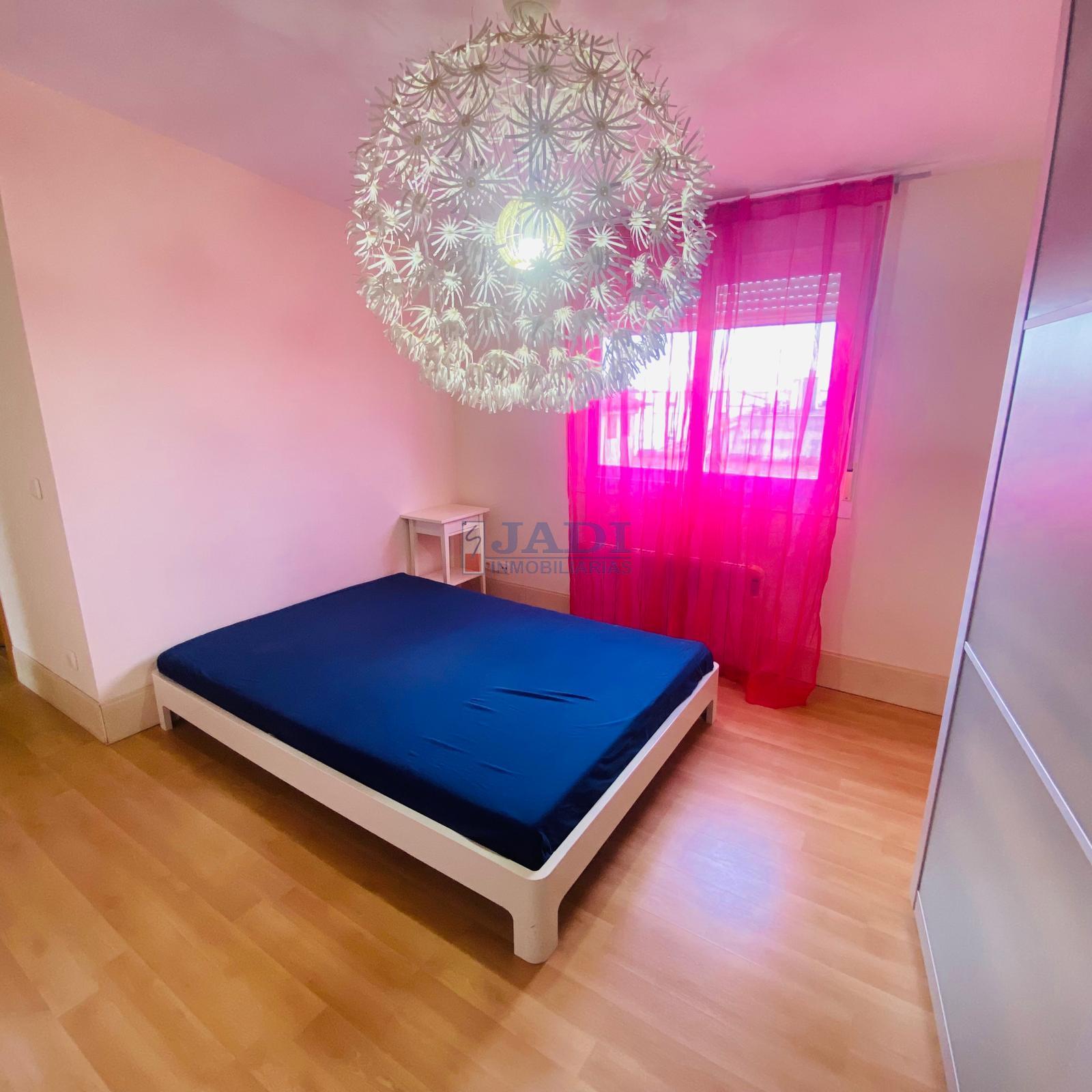 For sale of penthouse in Valdepeñas