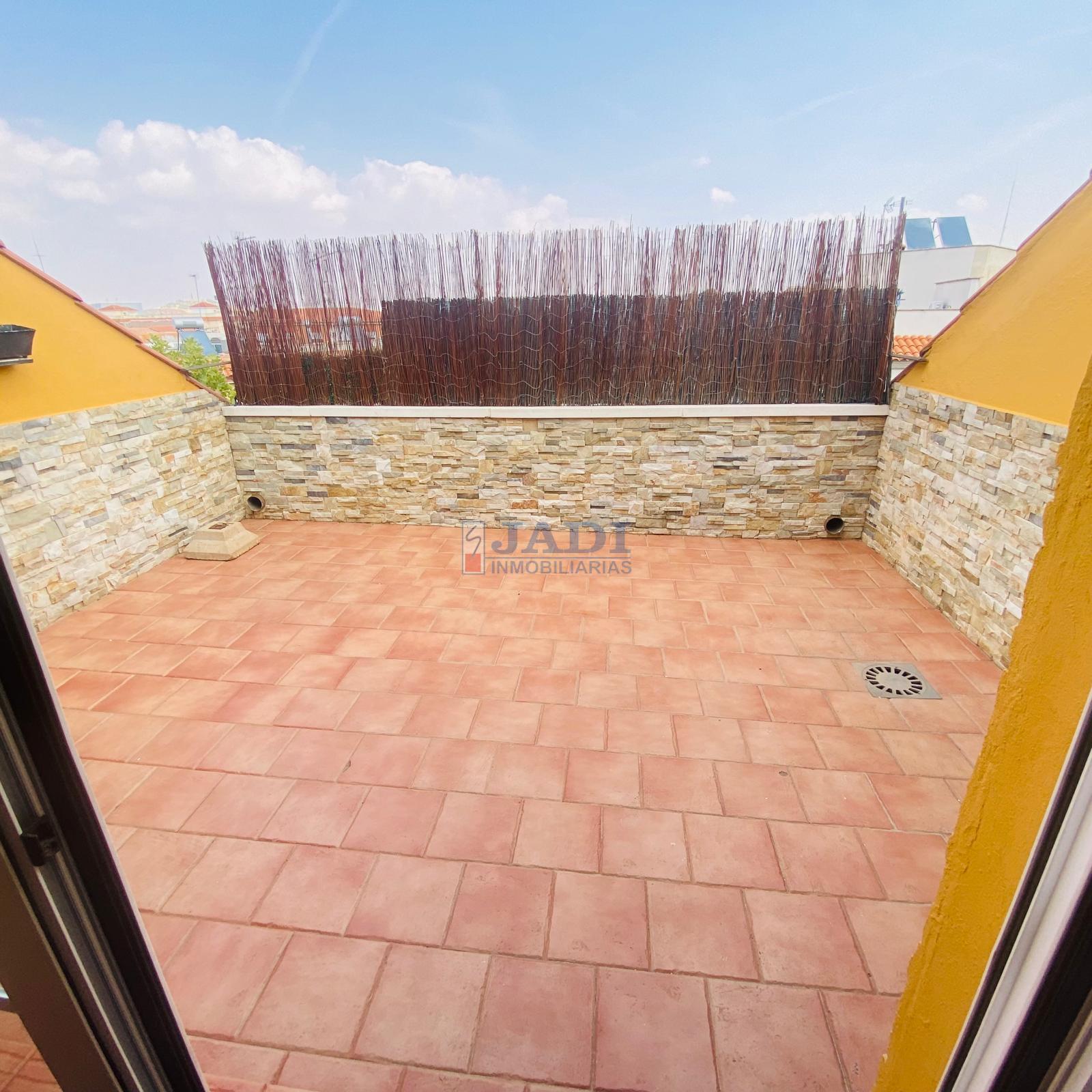 For sale of penthouse in Valdepeñas