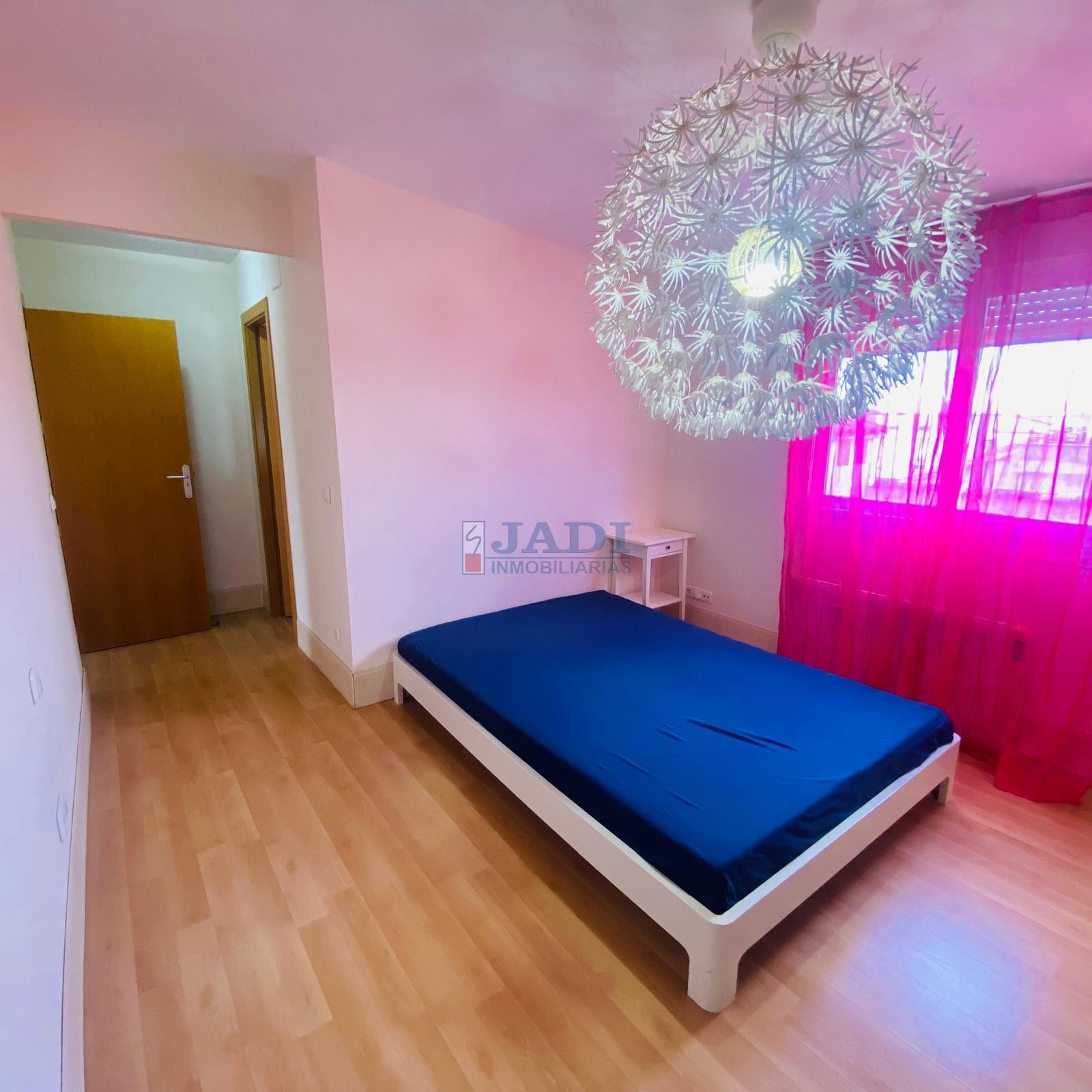 For sale of penthouse in Valdepeñas