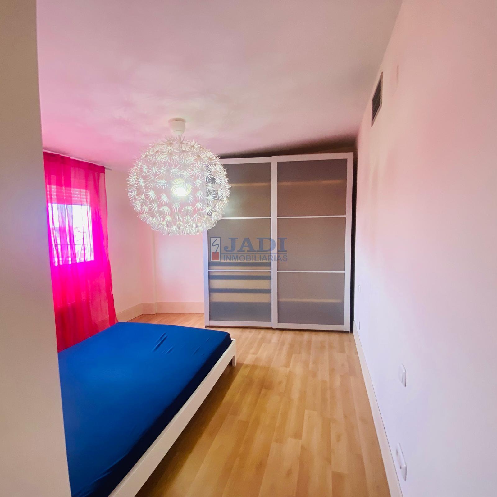 For sale of penthouse in Valdepeñas