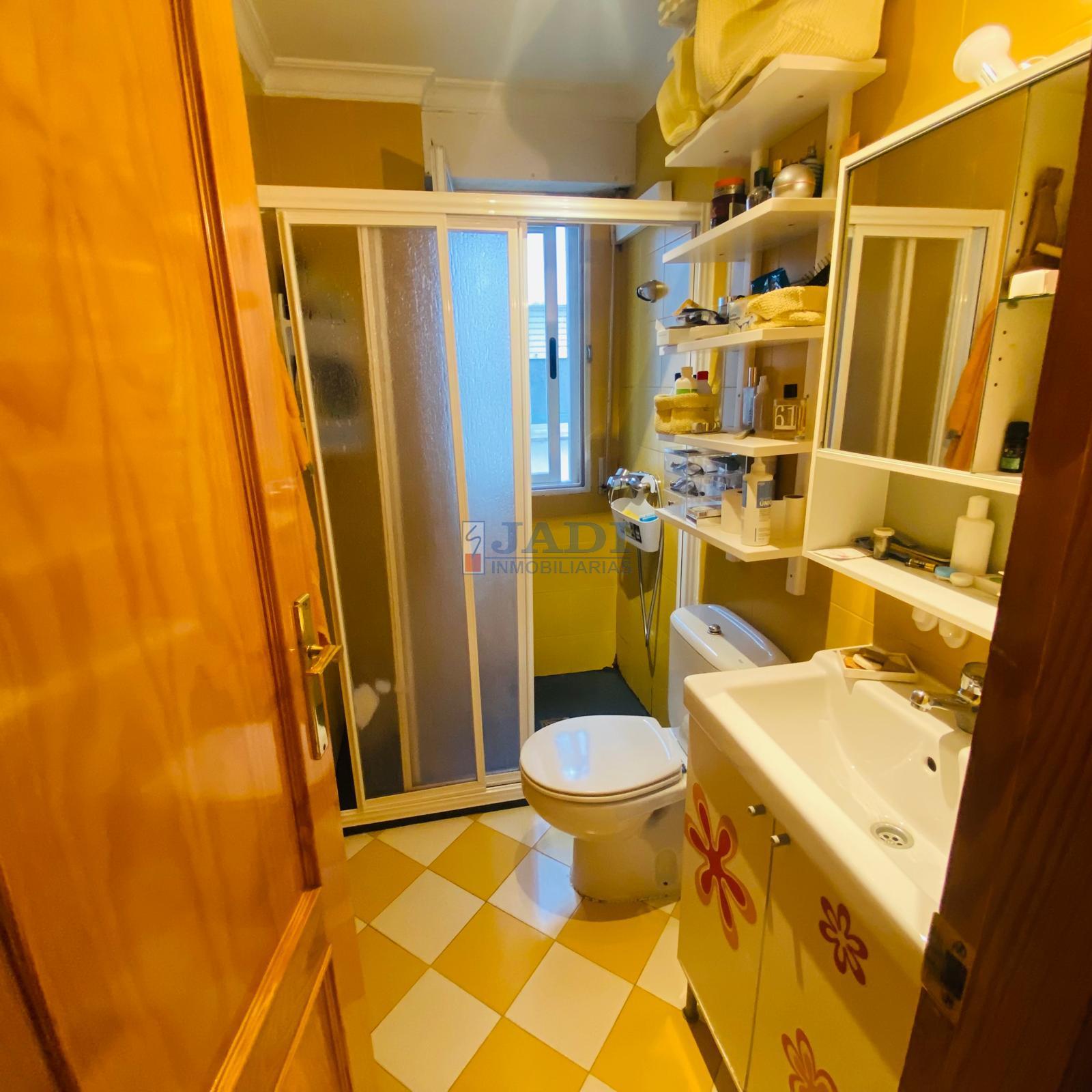 For sale of flat in Valdepeñas