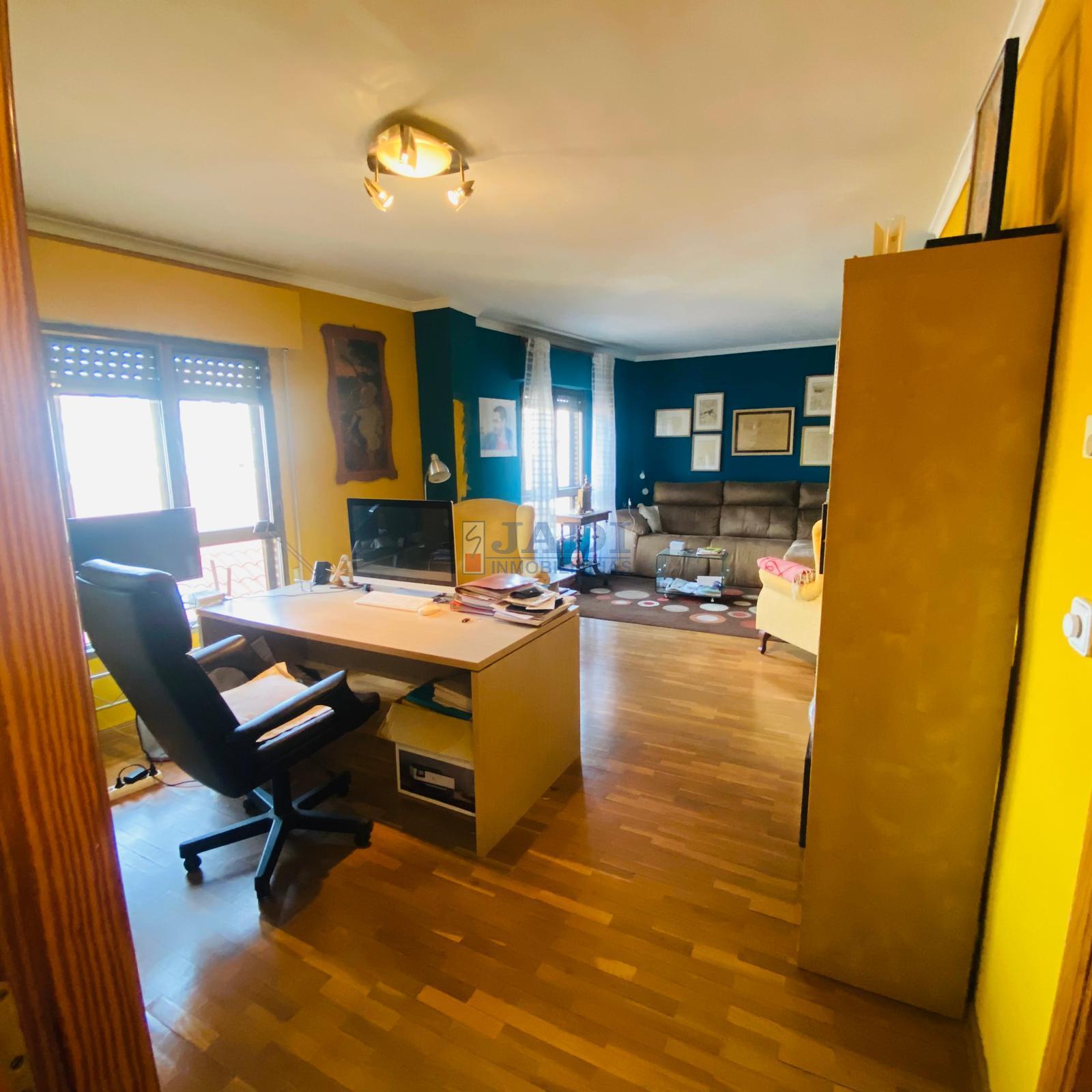 For sale of flat in Valdepeñas