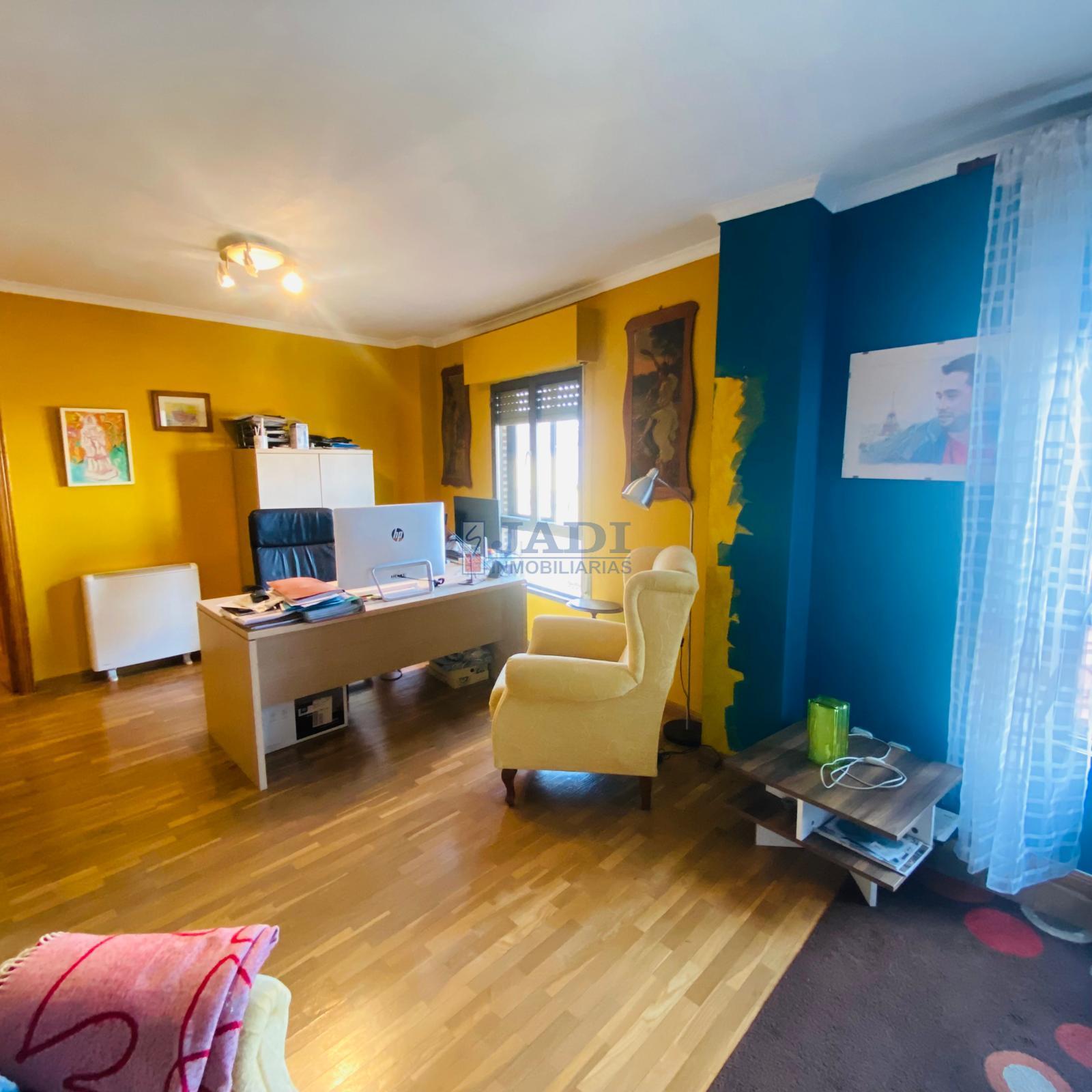 For sale of flat in Valdepeñas