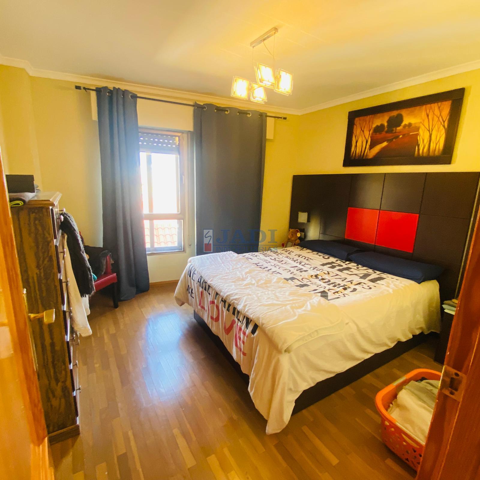 For sale of flat in Valdepeñas