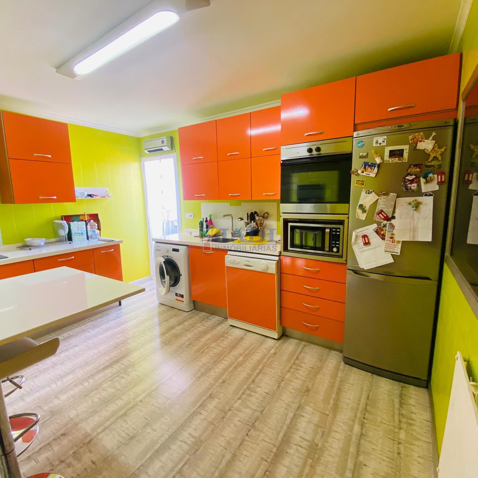 For sale of flat in Valdepeñas