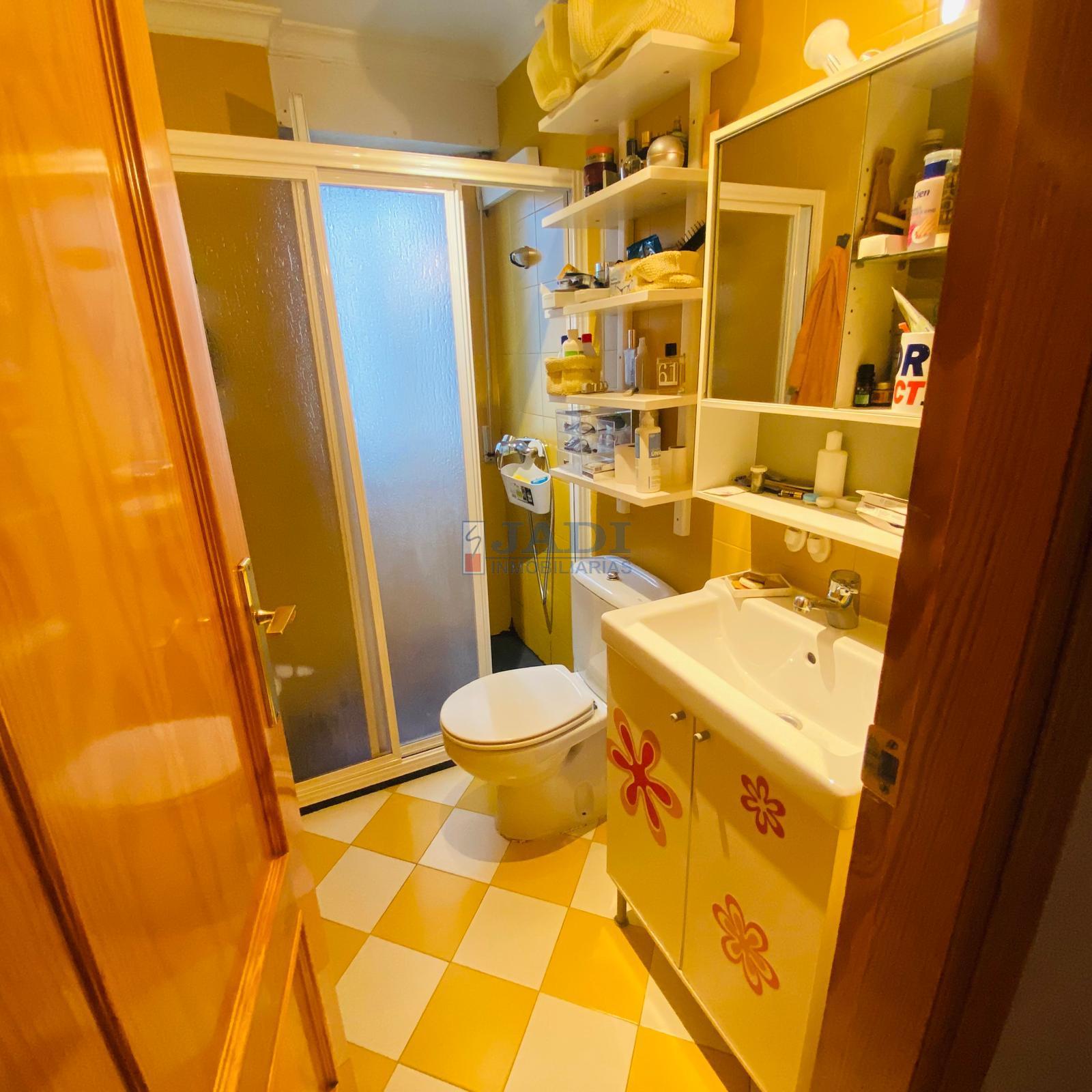 For sale of flat in Valdepeñas