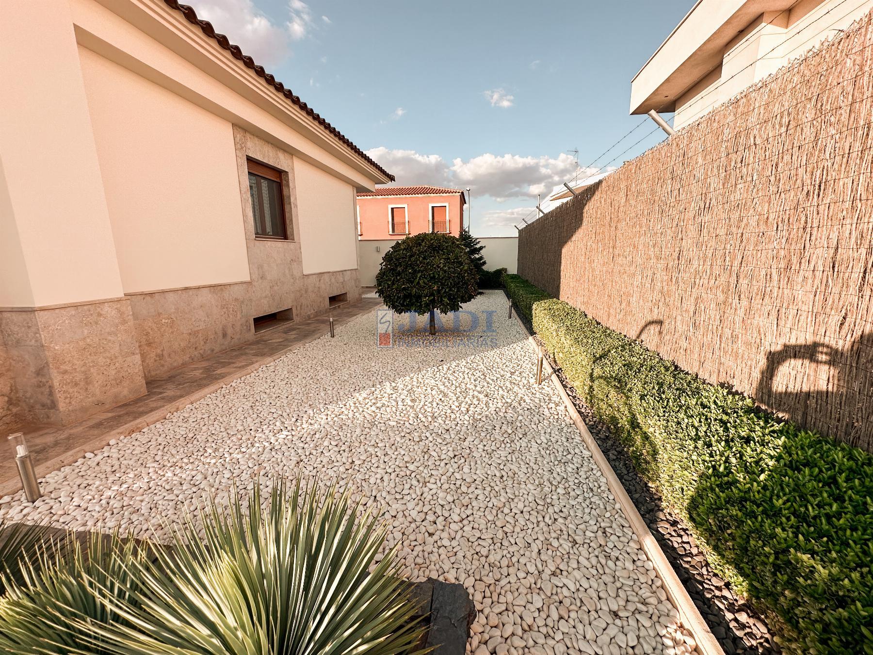 For sale of chalet in Valdepeñas