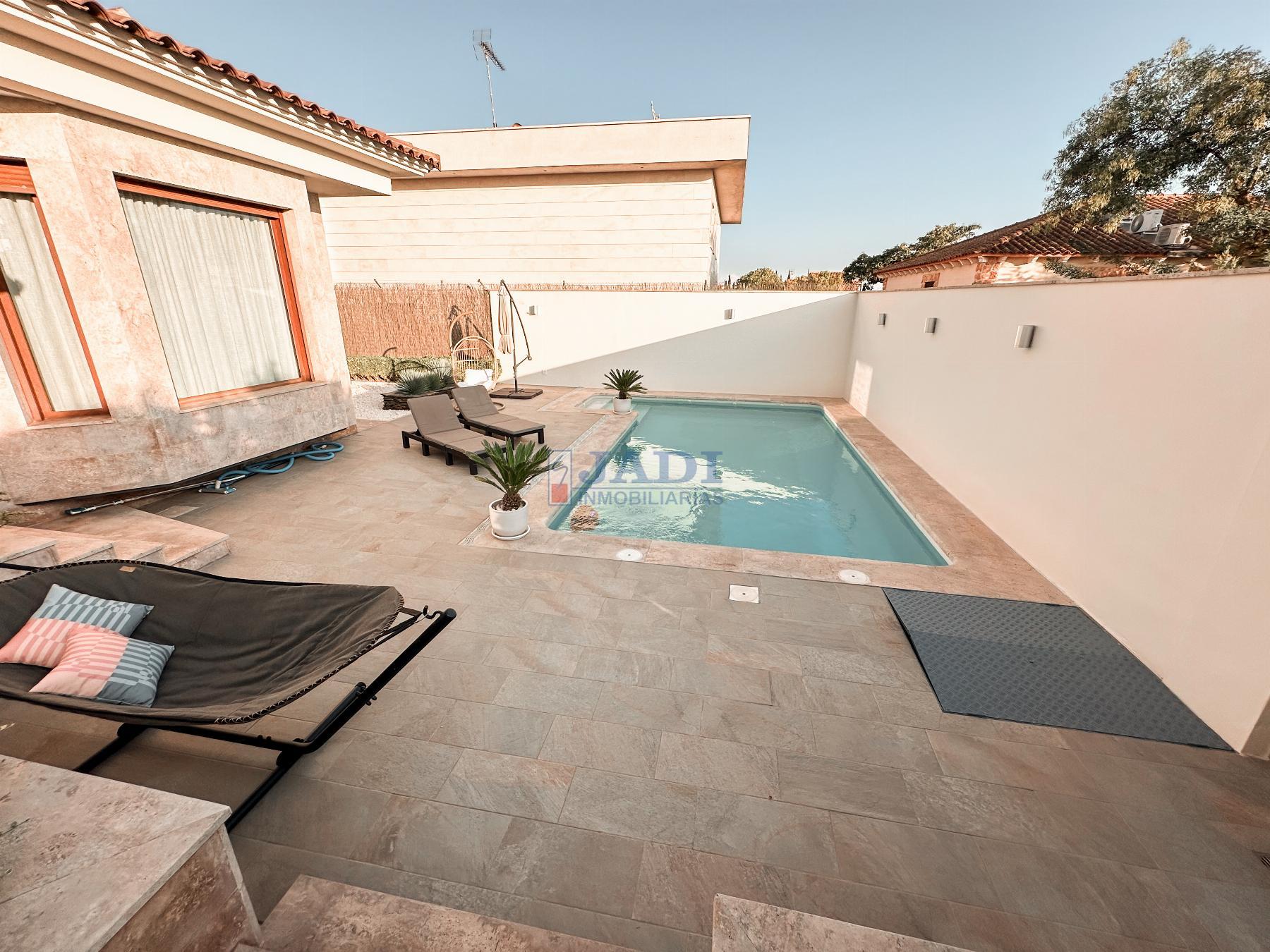 For sale of chalet in Valdepeñas