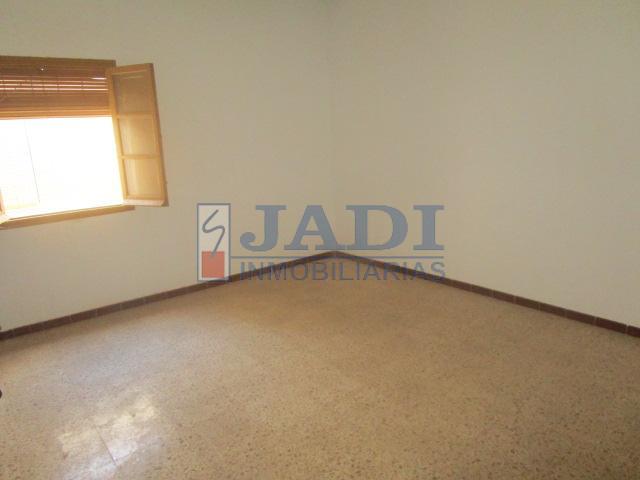 Venta de casa en Valdepeñas