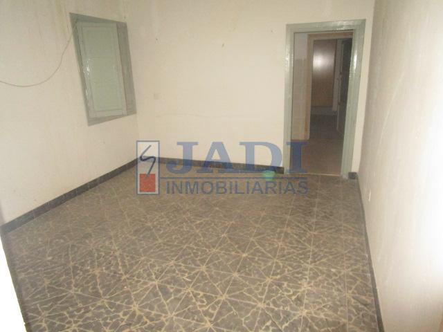 Venta de casa en Valdepeñas