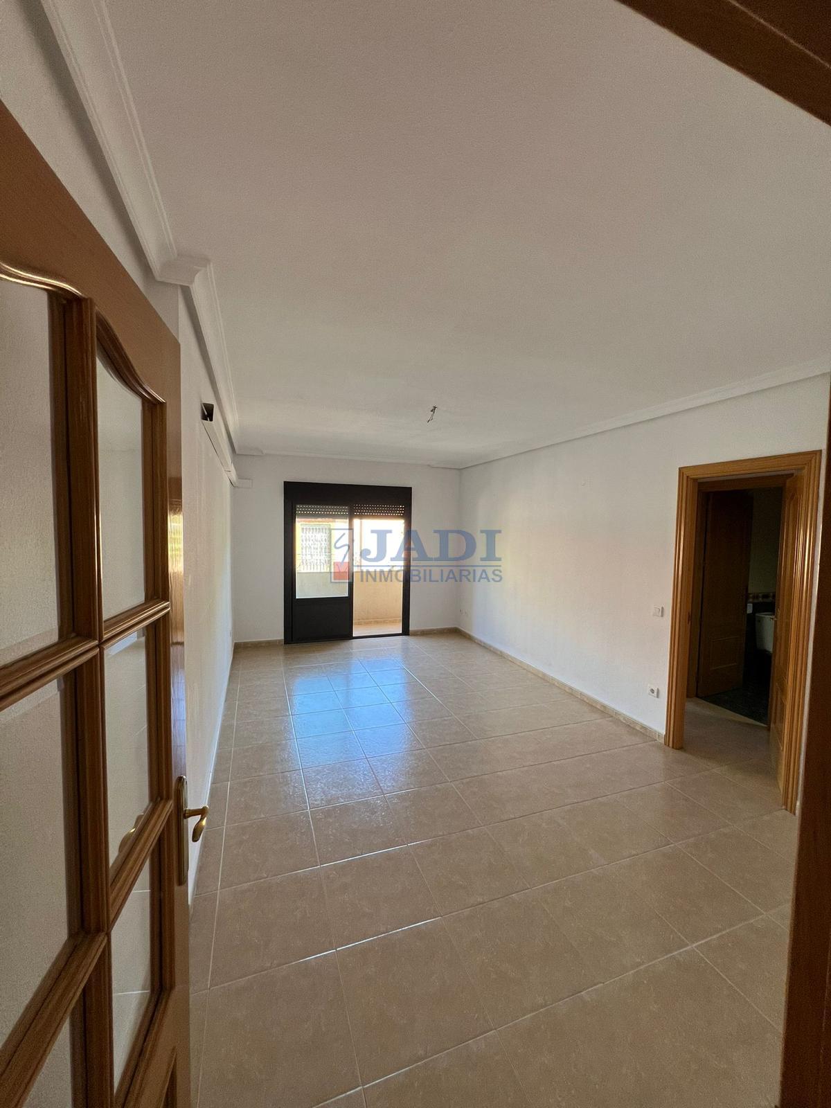 For sale of flat in Moral de Calatrava