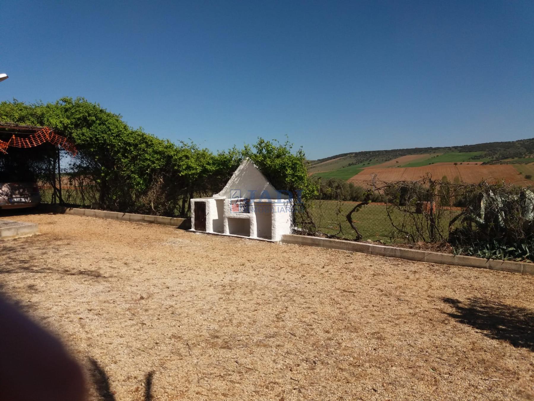 For sale of rural property in Almuradiel