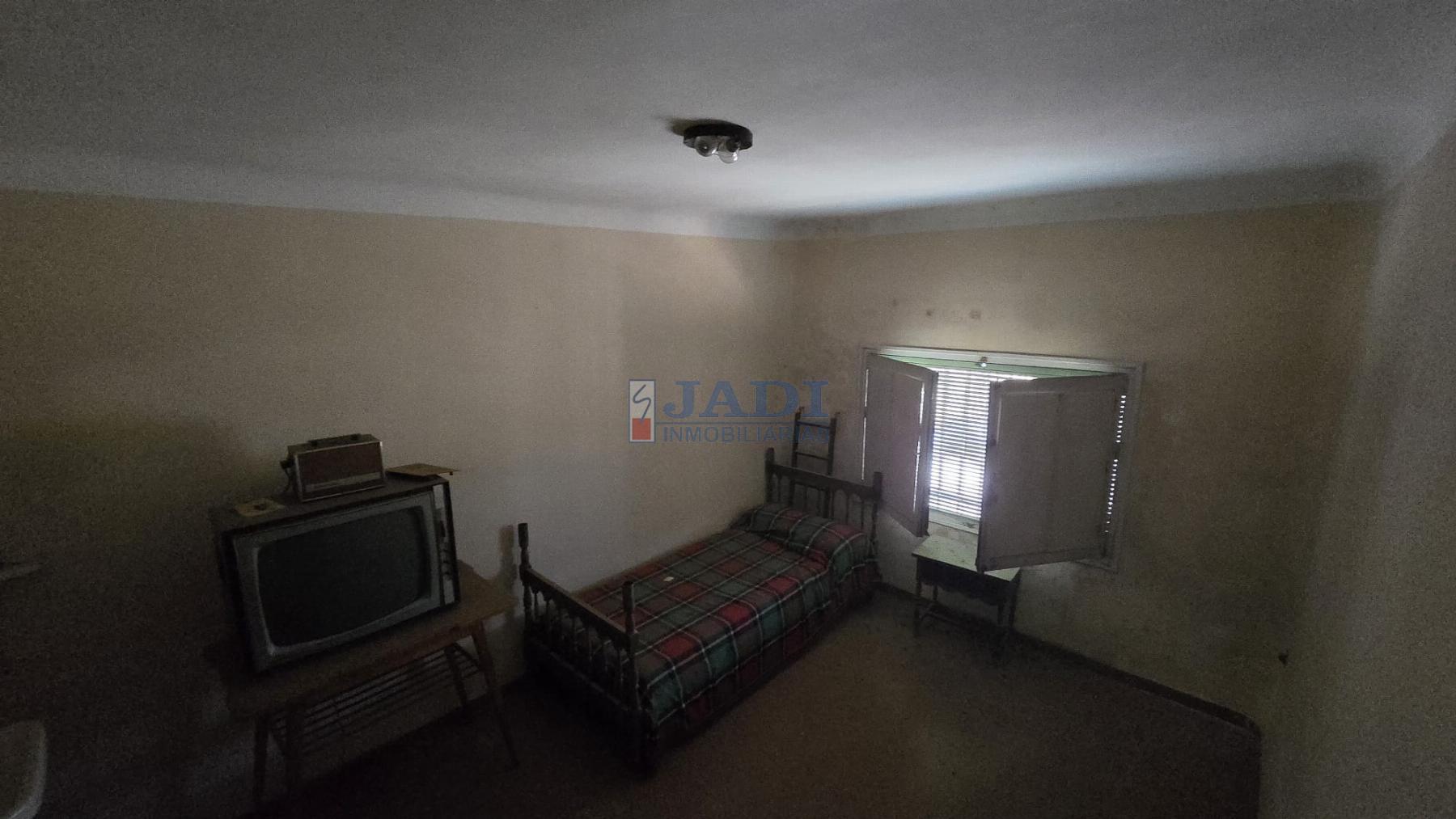 Venta de chalet en Almuradiel