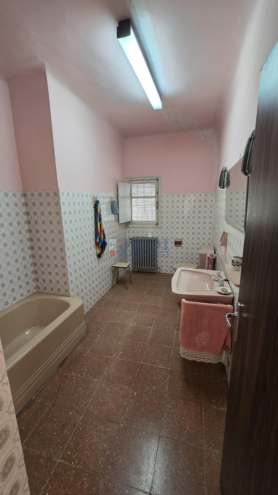 Venta de chalet en Almuradiel