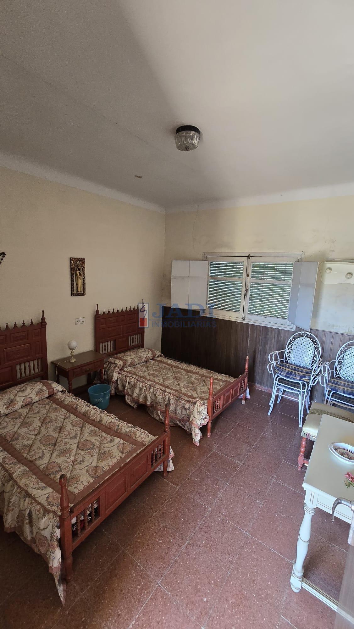Venta de chalet en Almuradiel
