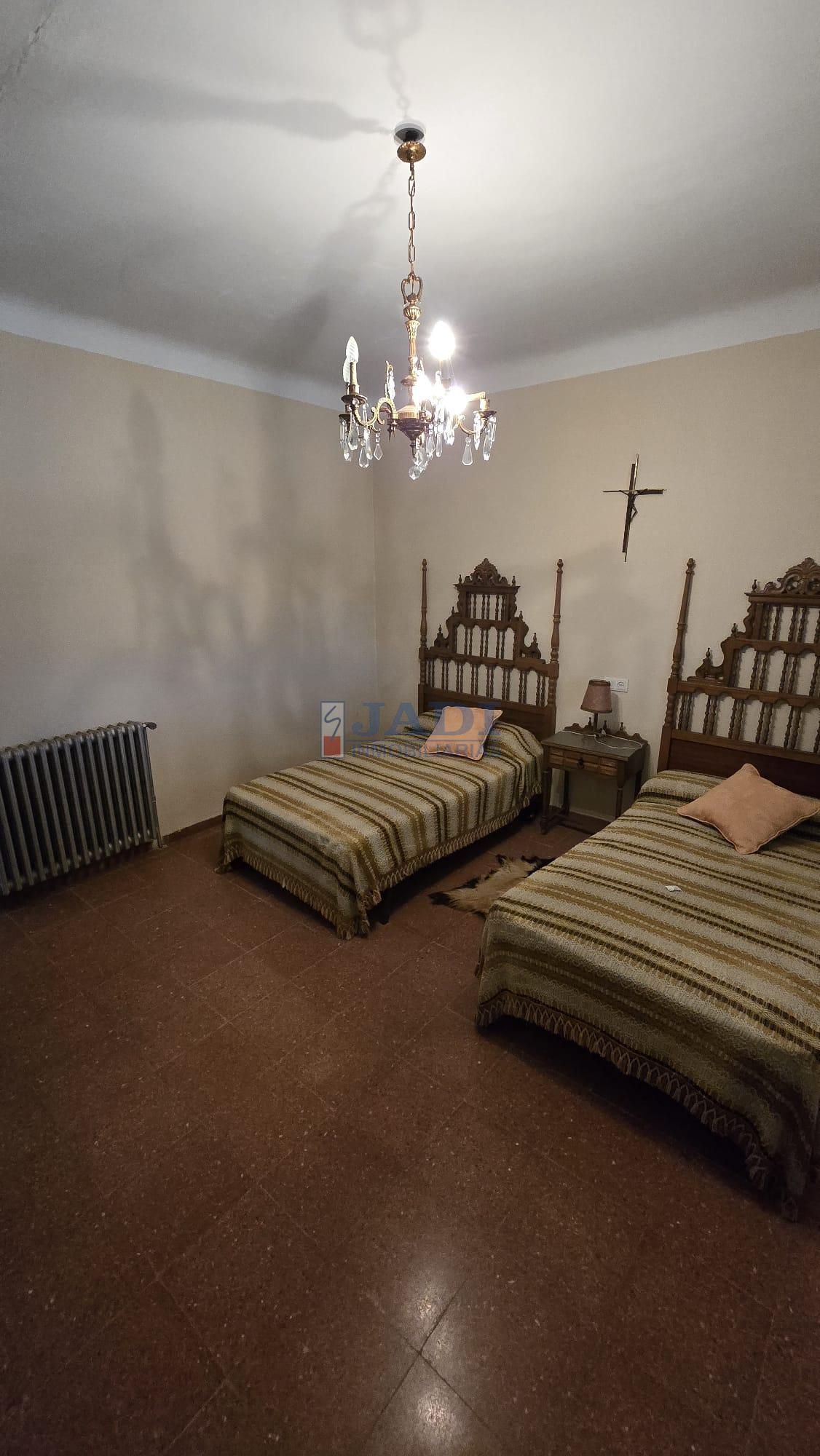 Venta de chalet en Almuradiel