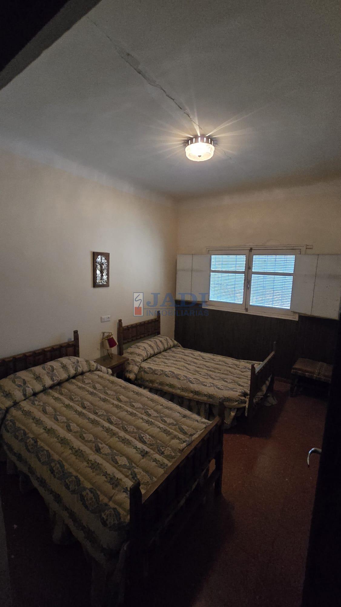 Venta de chalet en Almuradiel