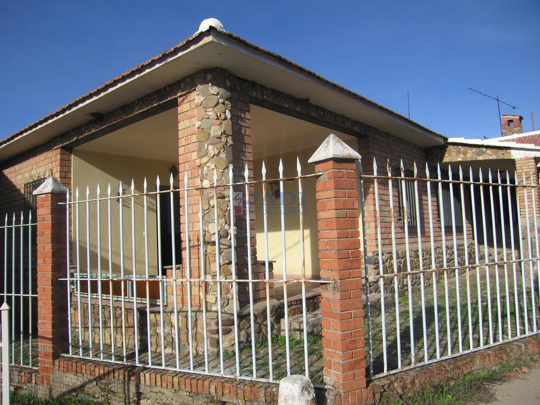 Venta de chalet en Almuradiel