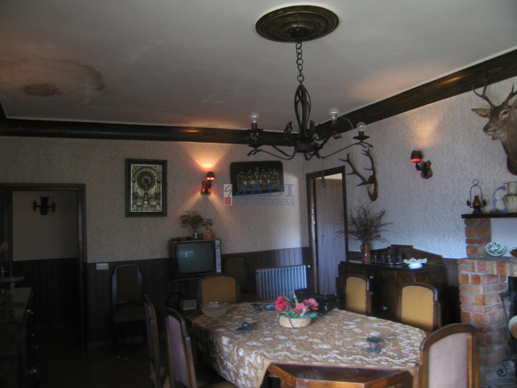 Venta de chalet en Almuradiel