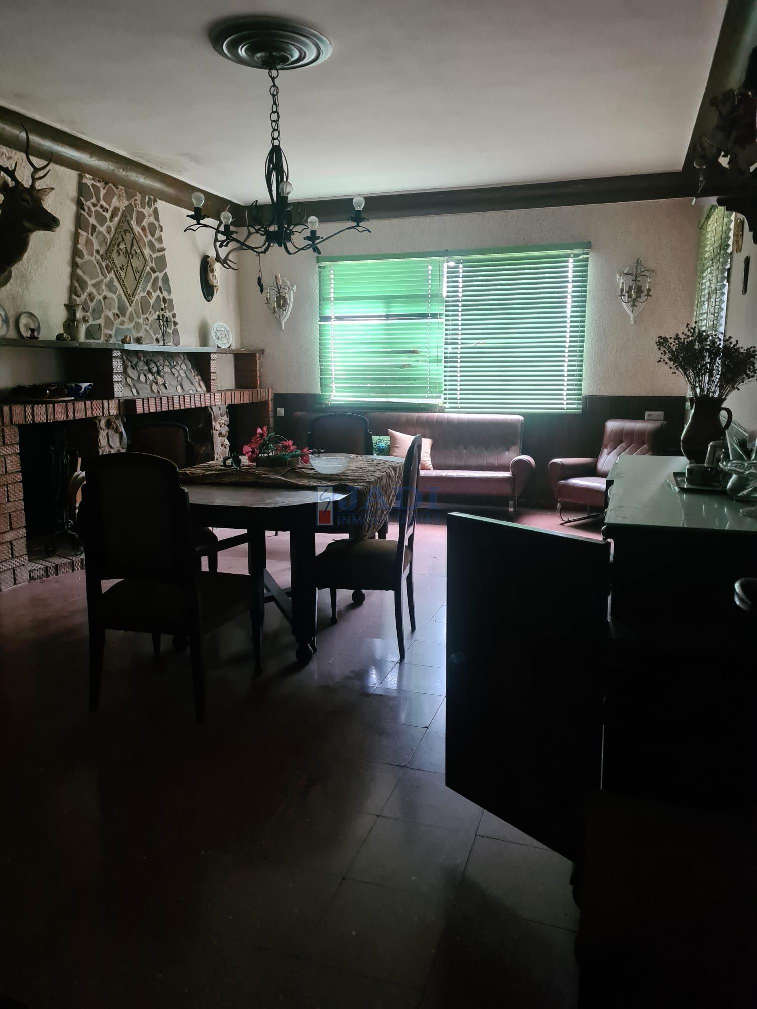 Venta de chalet en Almuradiel