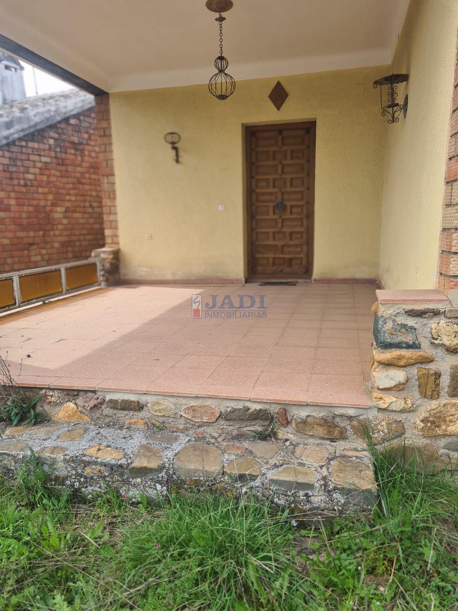 Venta de chalet en Almuradiel