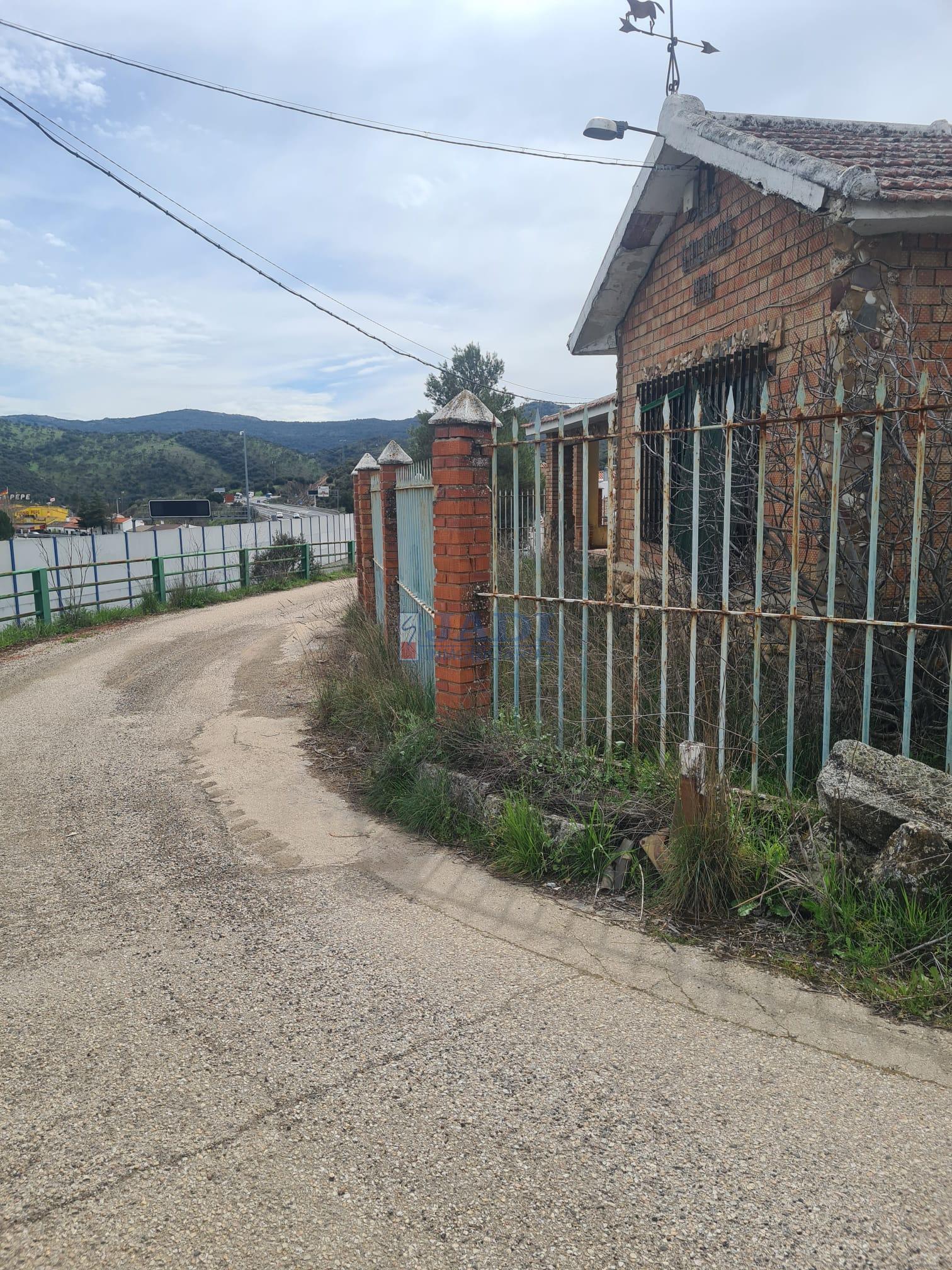 Venta de chalet en Almuradiel