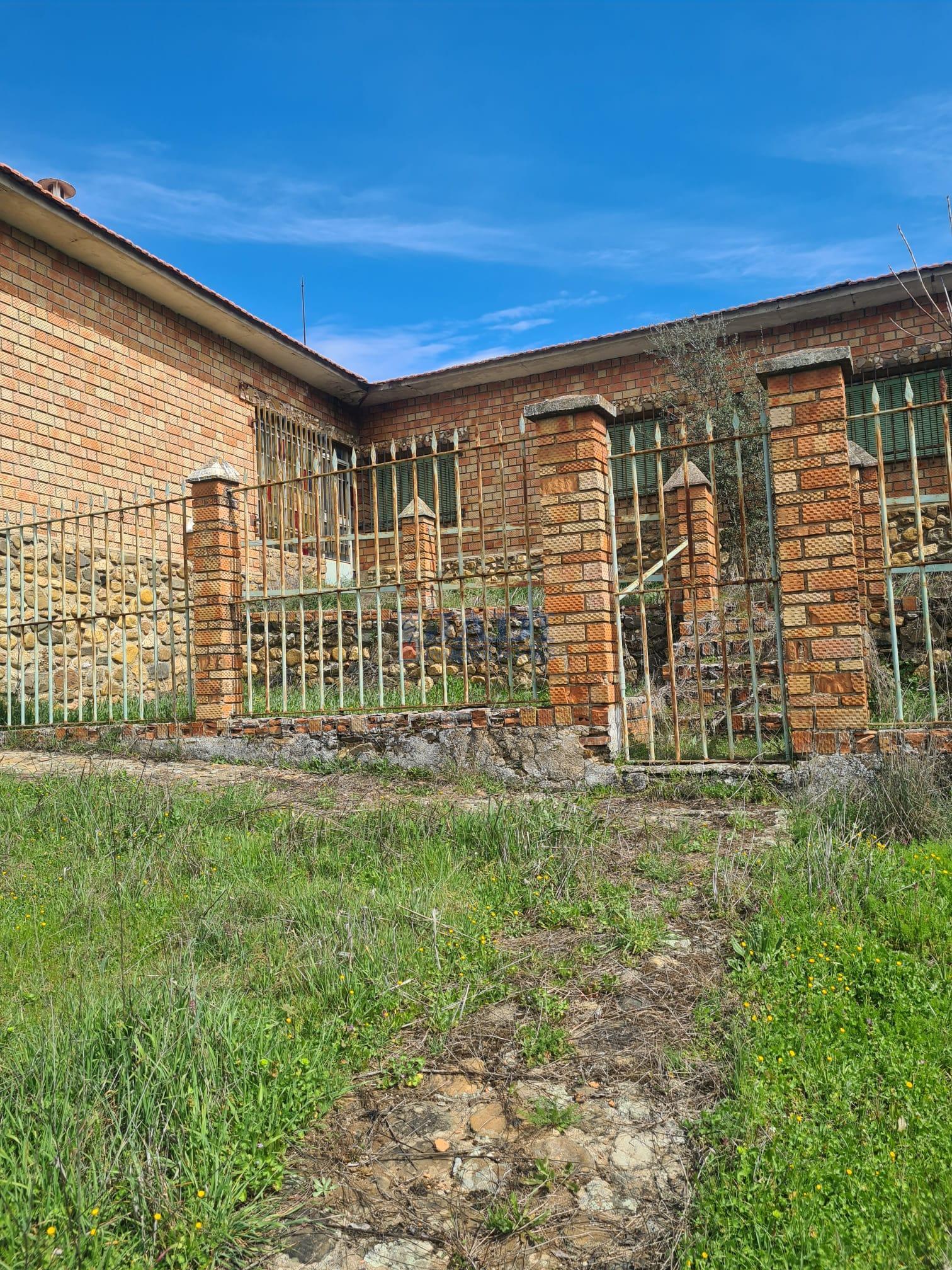 Venta de chalet en Almuradiel