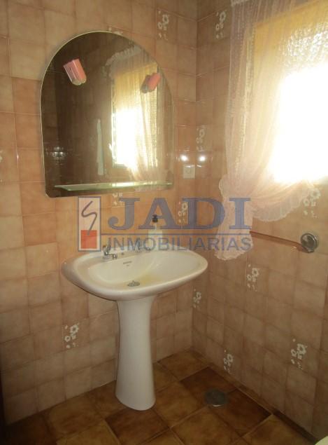 For sale of house in Valdepeñas