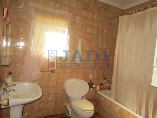 For sale of house in Valdepeñas
