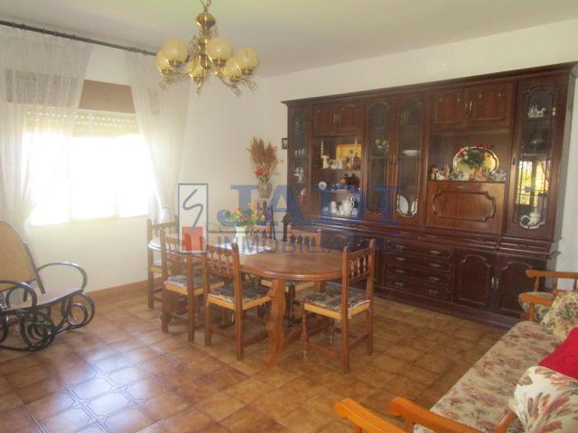 For sale of house in Valdepeñas