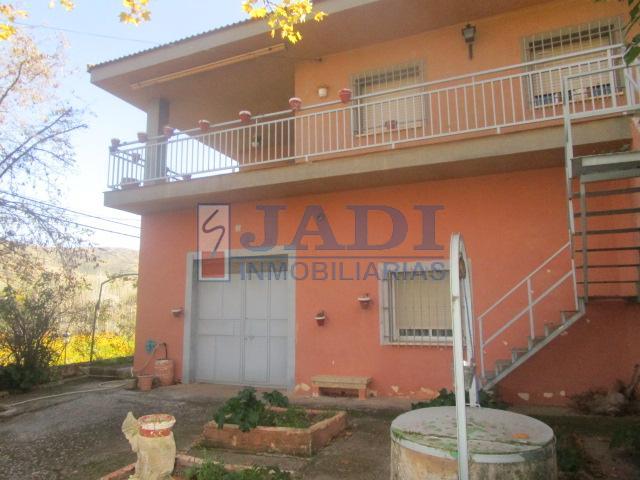 For sale of house in Valdepeñas