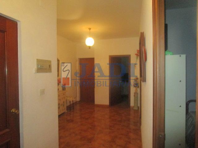 For sale of house in Valdepeñas
