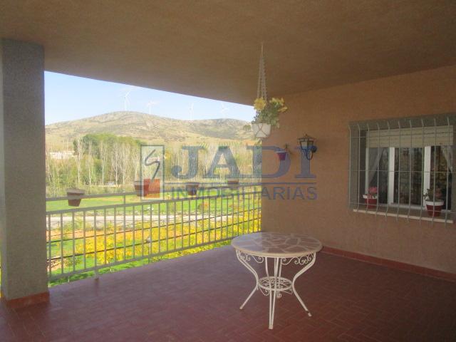 For sale of house in Valdepeñas