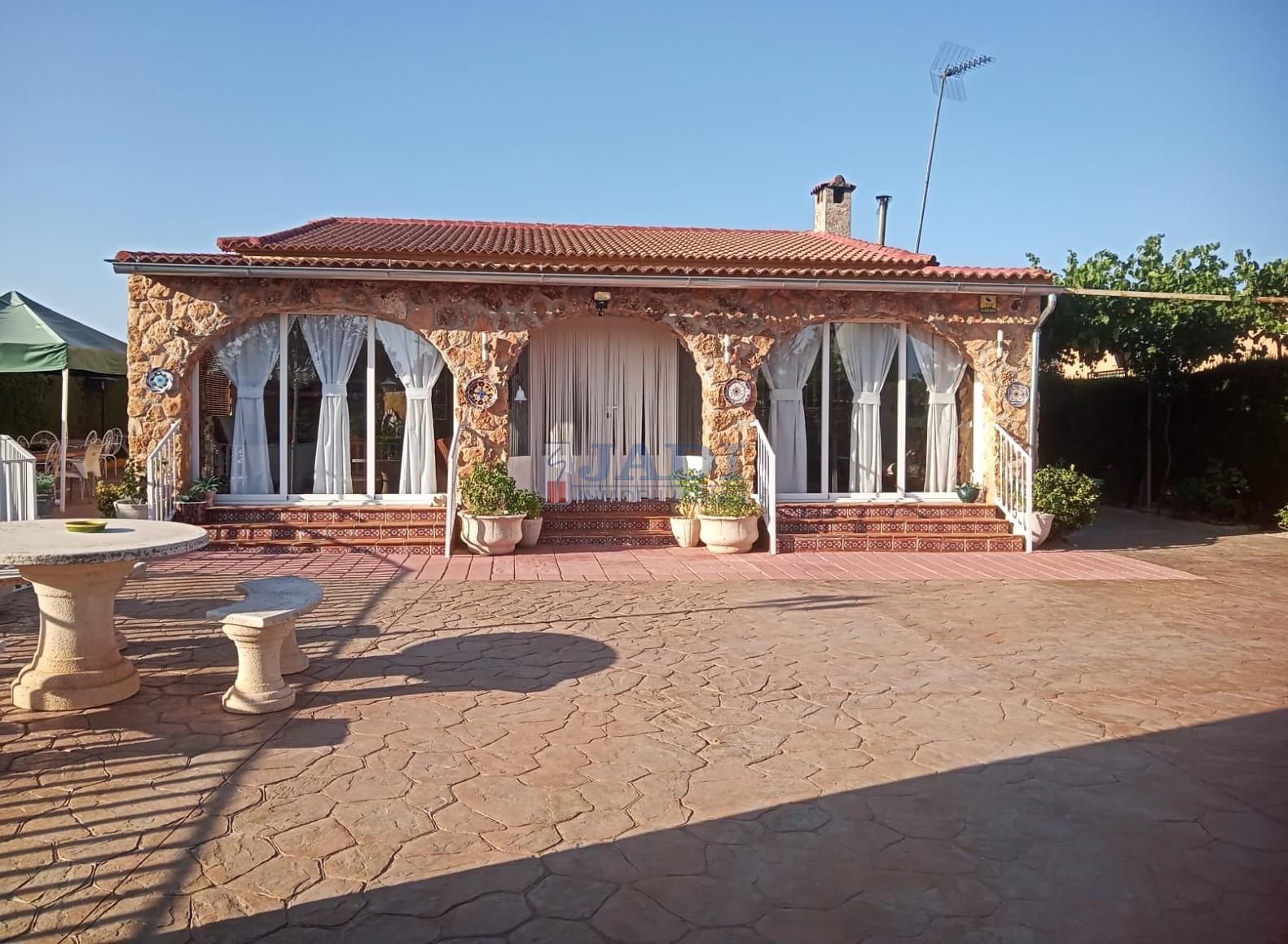 Venta de casa en Valdepeñas