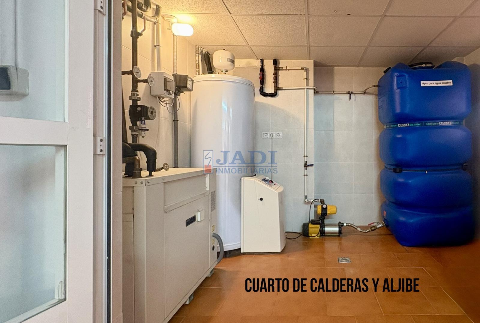 Venta de chalet en Valdepeñas