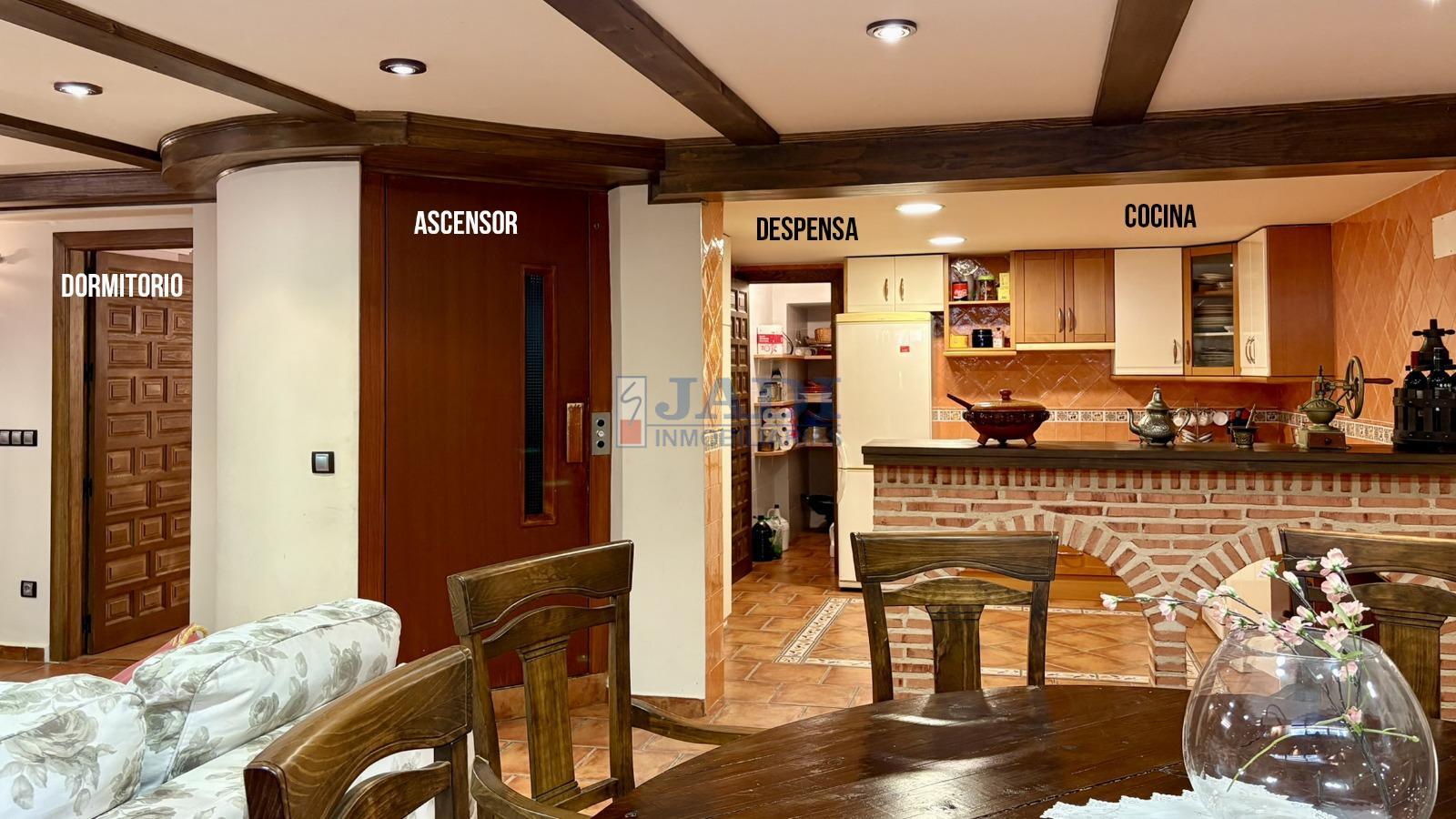 Venta de chalet en Valdepeñas