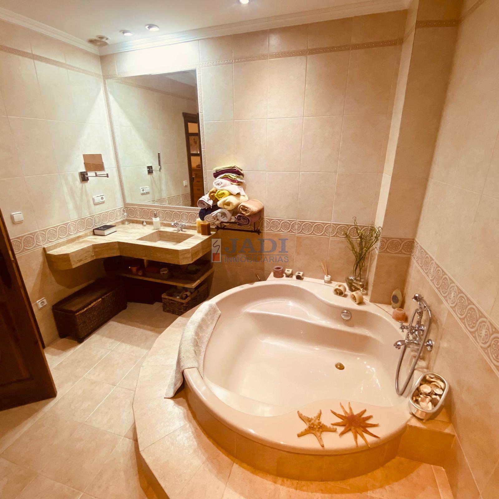 For sale of house in Valdepeñas