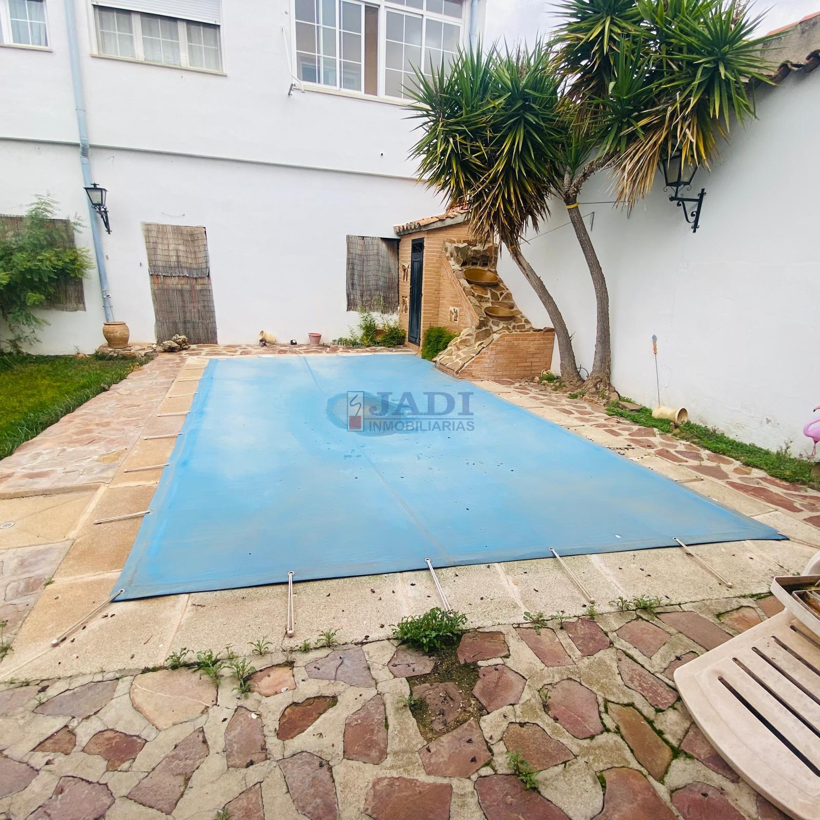 For sale of house in Valdepeñas