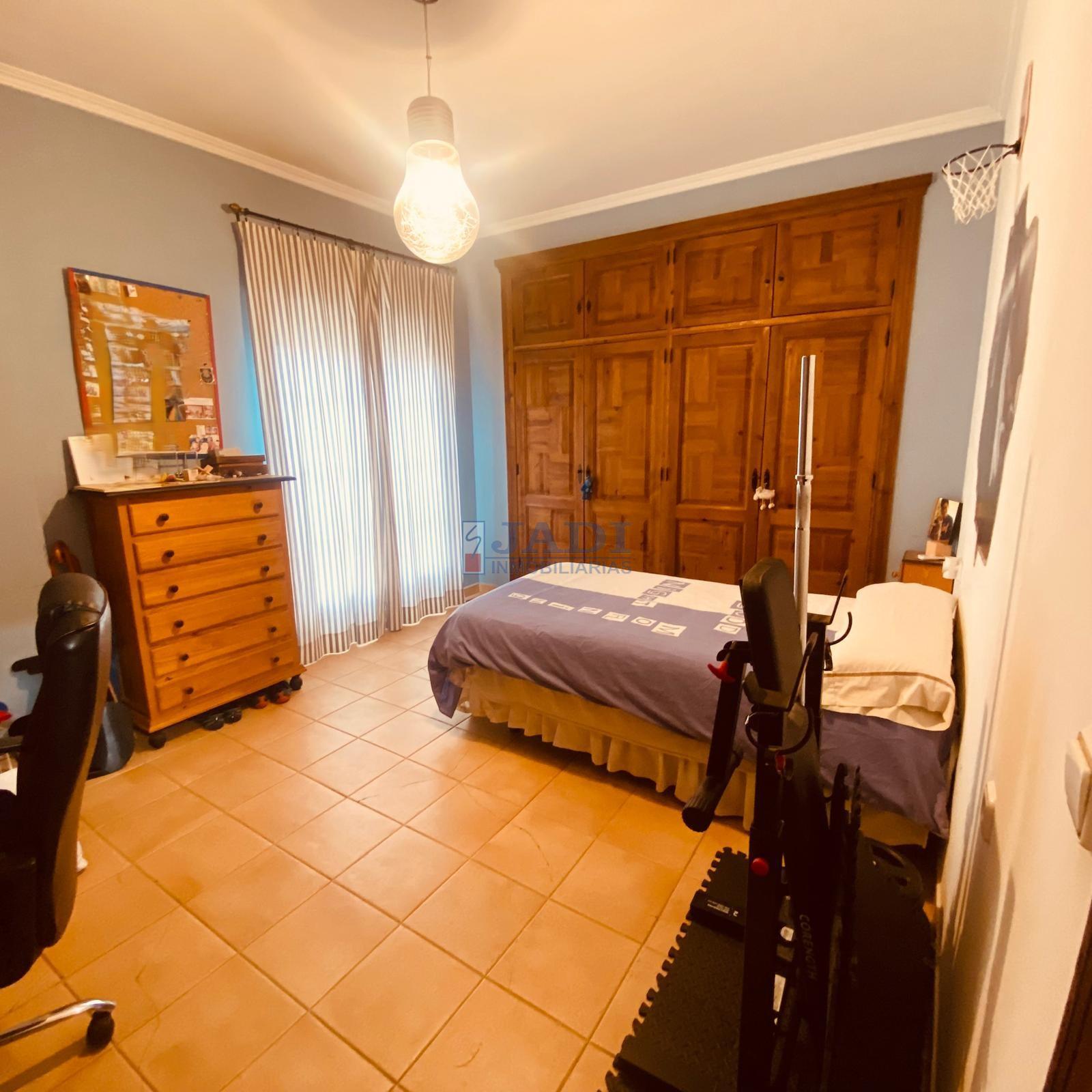 For sale of house in Valdepeñas